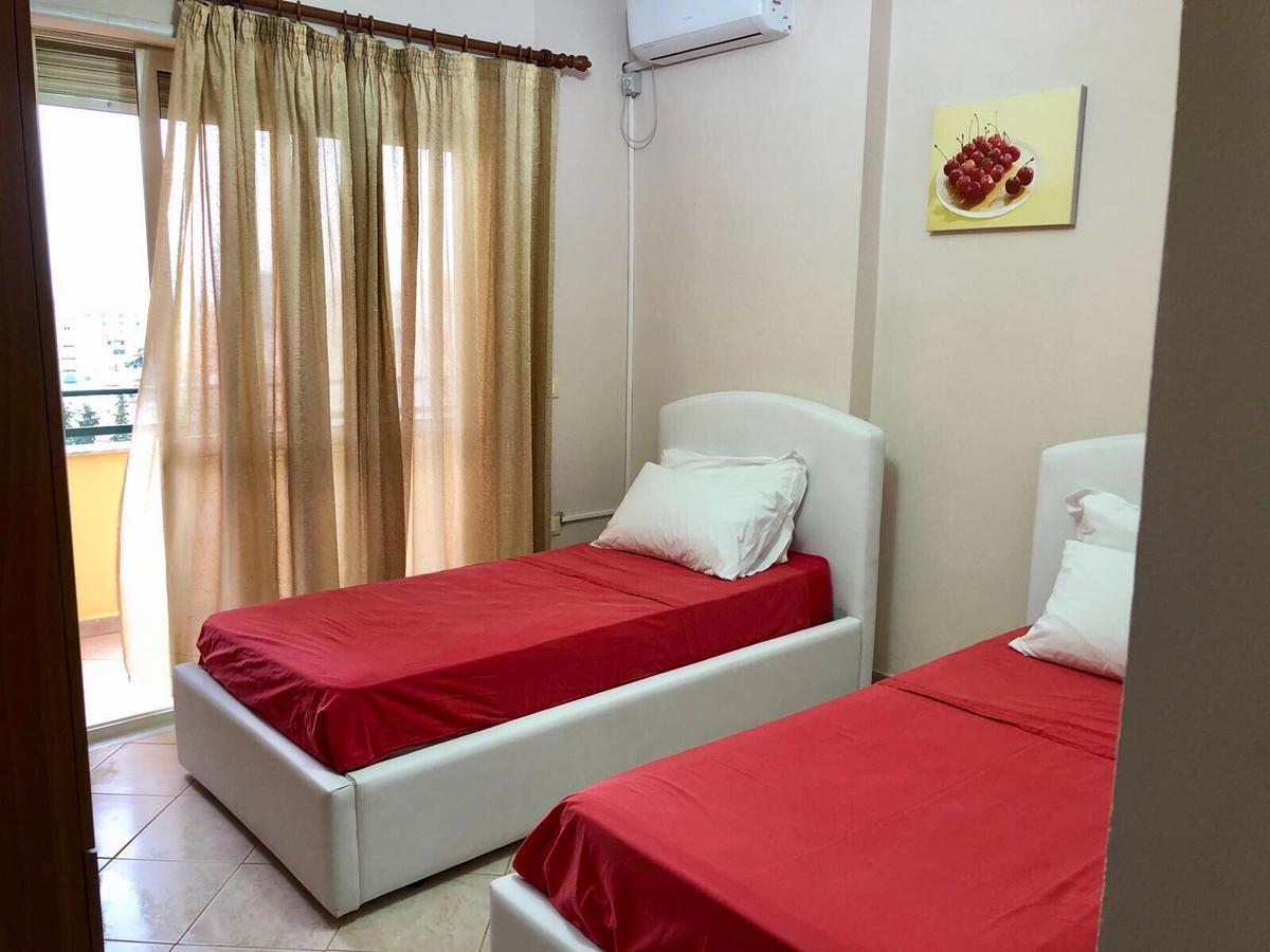 B&B Tirana Smile Bagian luar foto