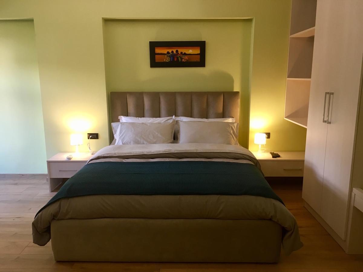 B&B Tirana Smile Bagian luar foto