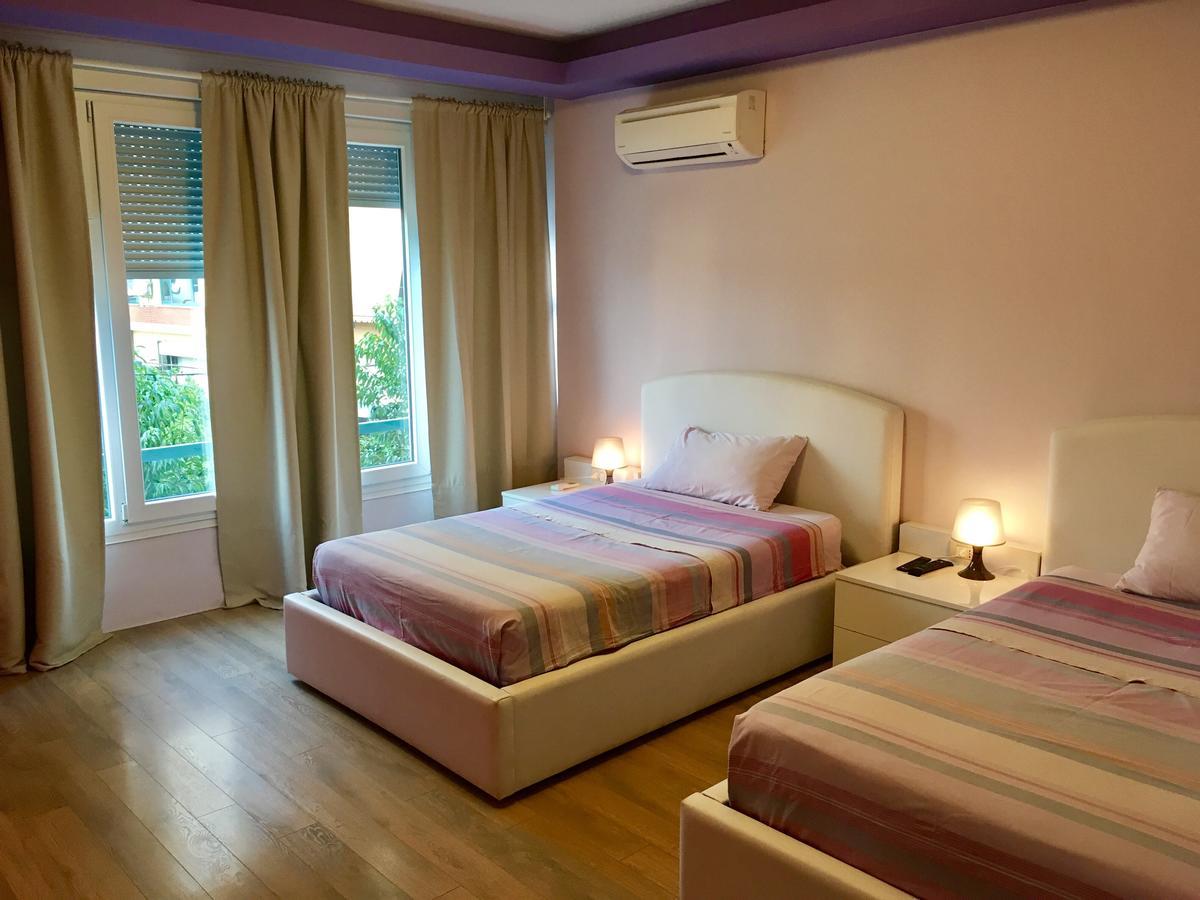 B&B Tirana Smile Bagian luar foto