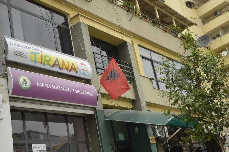 B&B Tirana Smile Bagian luar foto